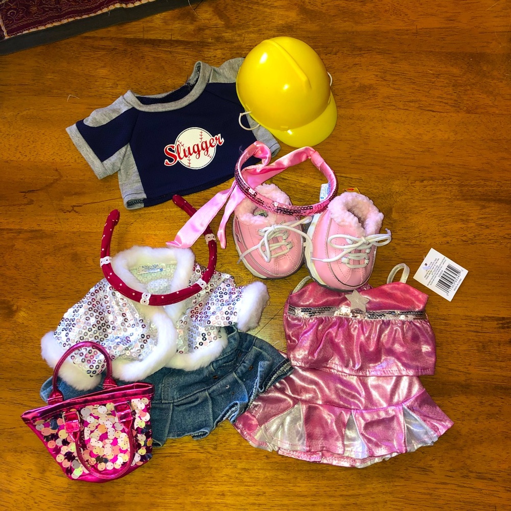 Build-A-Bear 11 pieces, all for $25